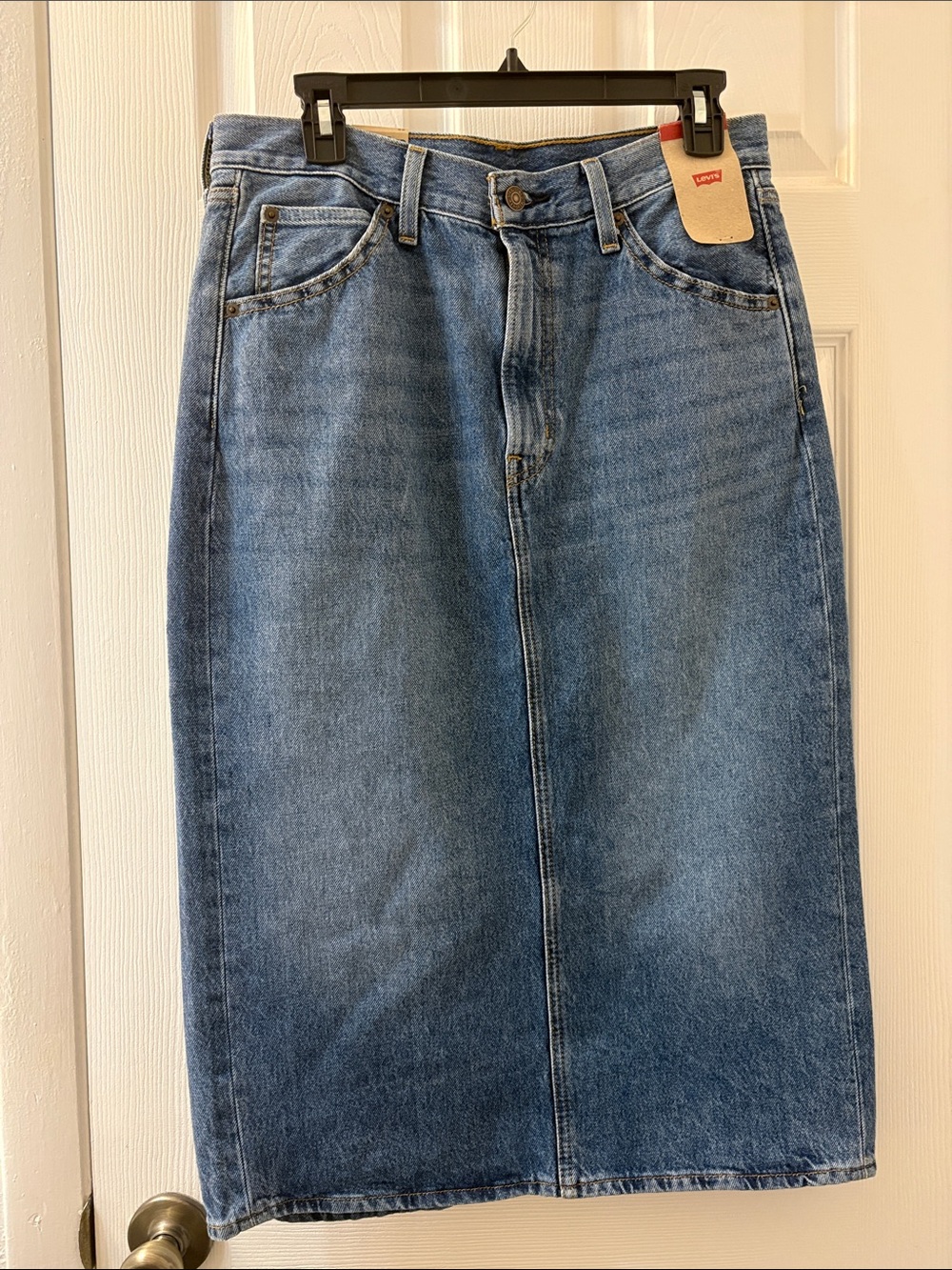 Levi’s Women’s Blue Denim Skirt Size 29 NWT